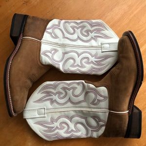 Laredo Cowboy / Cowgirl Boots white embroidered 7.5 7 1/2 women’s